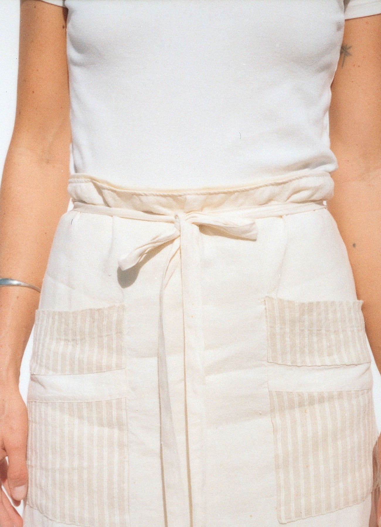The Signature Apron - Apron Colors_Apron Color White